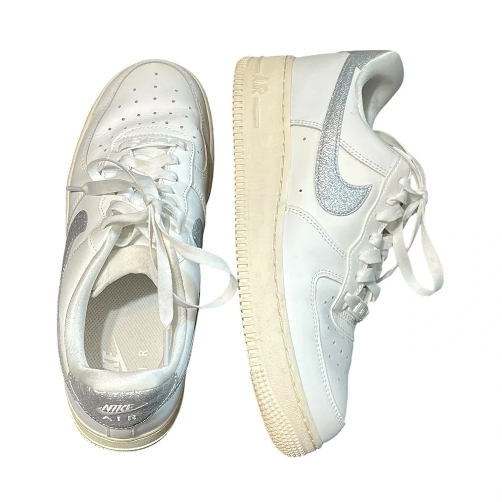 Nike Air Force 1 Sneakers ‘07 Summit White Sail Metallic Silver Low Top Shoes 8